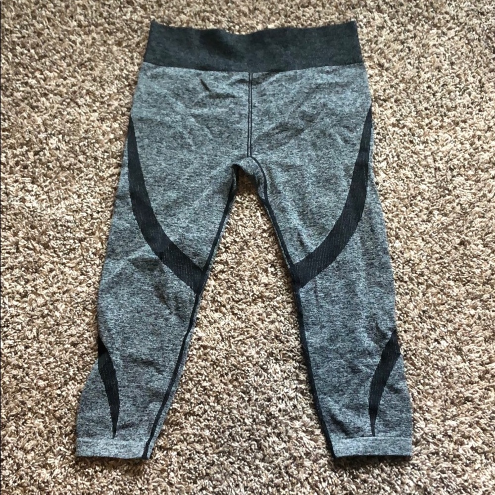 Fabletics Seamless Crop Legging